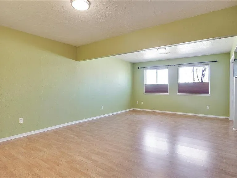 11801 Tracy Ct NE — Photo 12