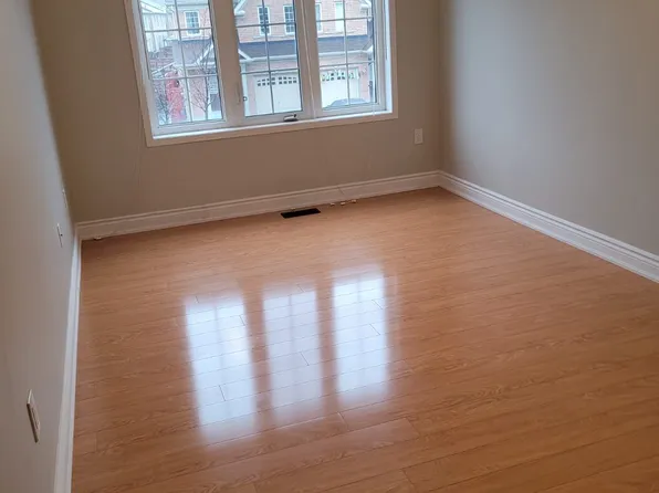 53 Pentonville Rd, Brampton, ON L6R 3R7