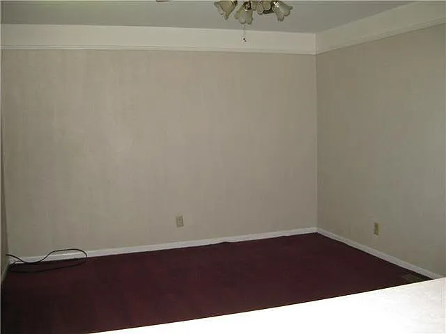 5848 Gateway Dr photo 1