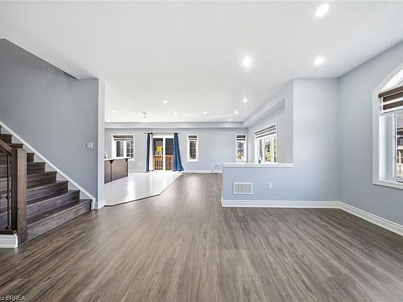 5th image of 18 Macklin St
