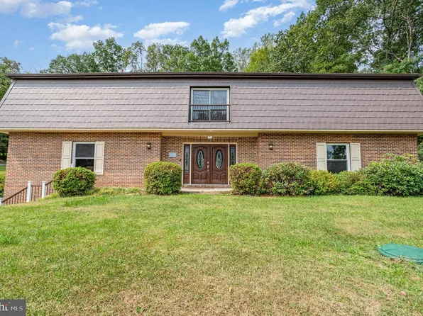 3 Dicken Dr, Marysville, PA 17053