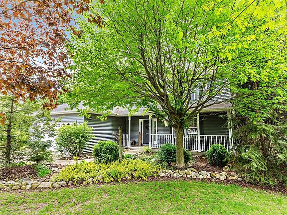 3rd image of 312 Bradley Dr