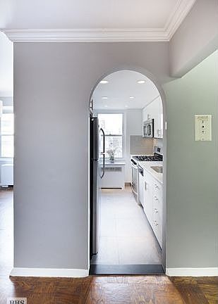 4th image of 420 E 72nd St APT 20-A