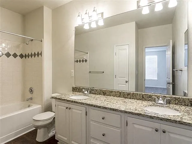 Providence of Northlake — Photo 8