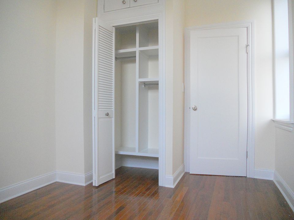2nd image of 542 E 79th St APT 1M