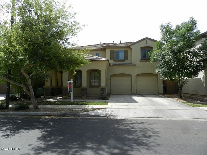 1st image of 3625 E Parkview Dr