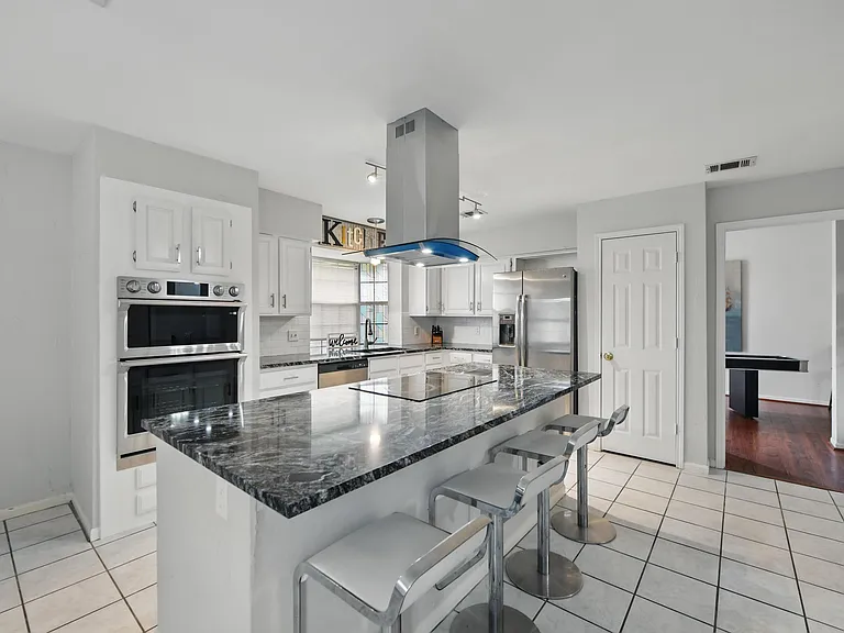 2432 Covington Dr — Photo 35