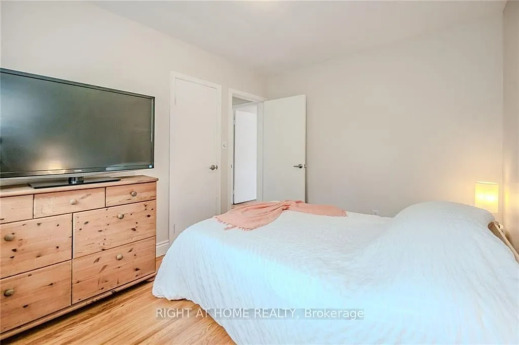 2 bed, $2,400 — Photo 3