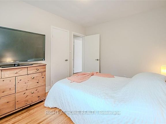 3rd image of 1385 Olga Dr #B