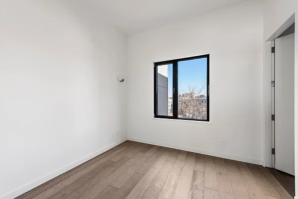 Sold by Nest Seekers International | media 17