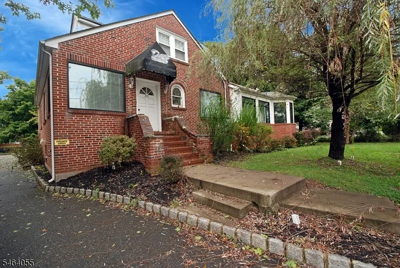 231 S Main St