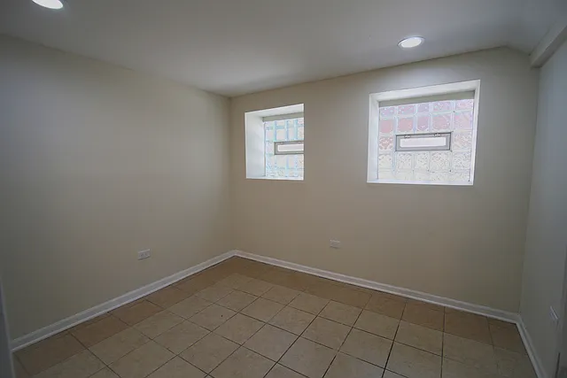 1016 N Ridgeway Ave #1R — Photo 11