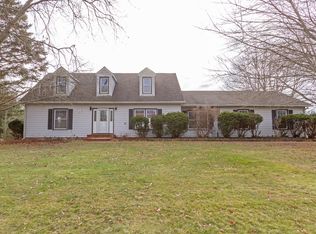 17N880 Mary Ln, Gilberts, IL 60136