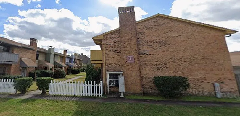 2 bed, 2.5 bath, 1123 sqft, $1,200 — Photo 1