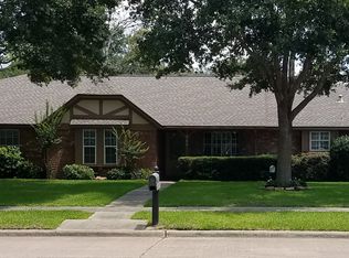 605 Browning St, Angleton, TX 77515