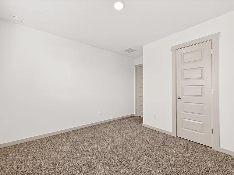 1107 Lakes Edge Ln — Photo 33