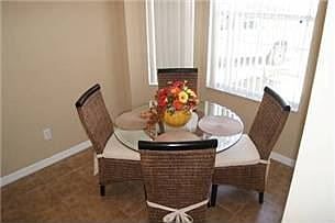 FK3T1232SB-breakfast-nook