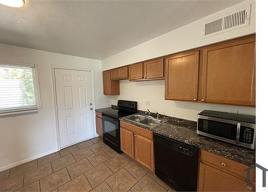 3rd image of 3021 N 22nd St APT 03