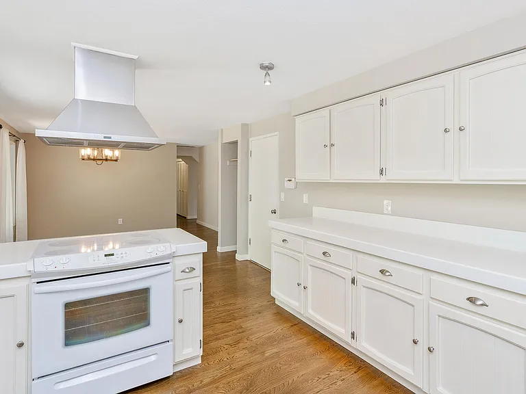 2133 SW Marigold St — Photo 15