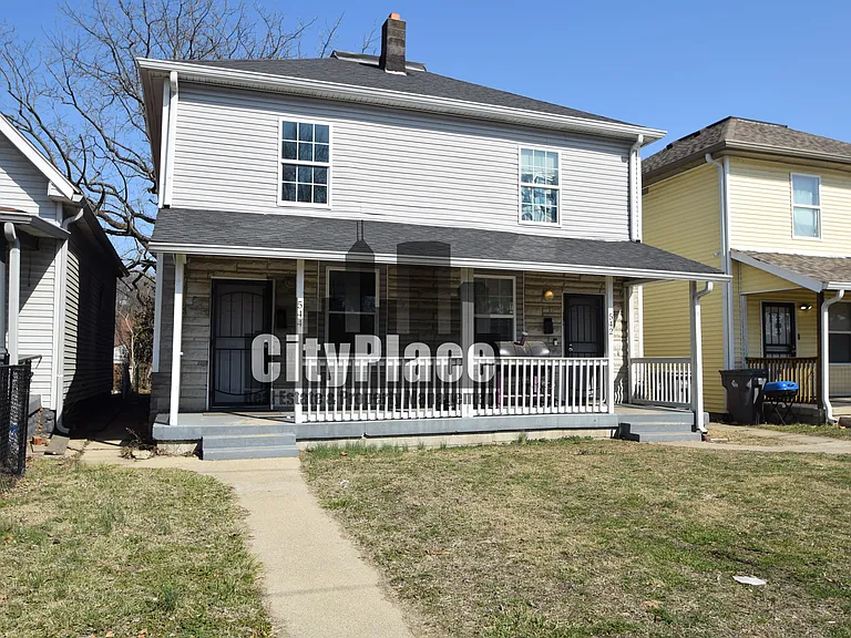 544 W 26th St — Photo 2