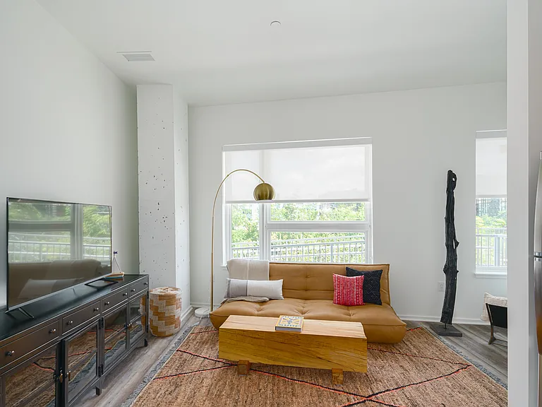 River House Apartments — Photo 3