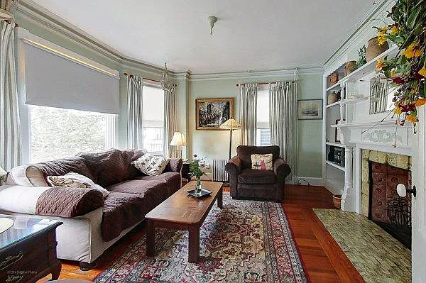 616 Thames St #1 — Photo 2