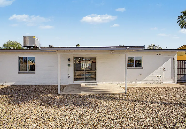 3430 E Poinsettia Dr — Photo 32