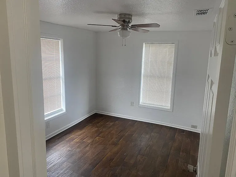 1513 E Lake Ave — Photo 22