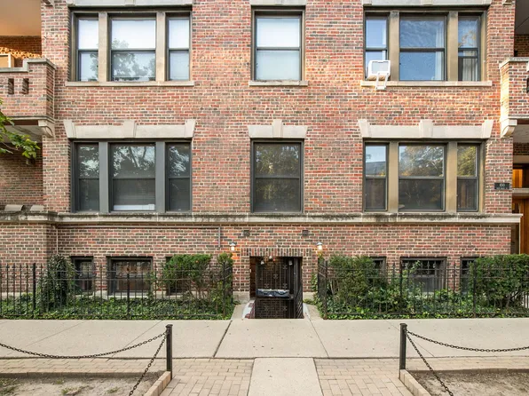852 W Grace St #T, Chicago, IL 60613