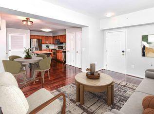 2912 17th St S APT 302, Arlington, VA 22204