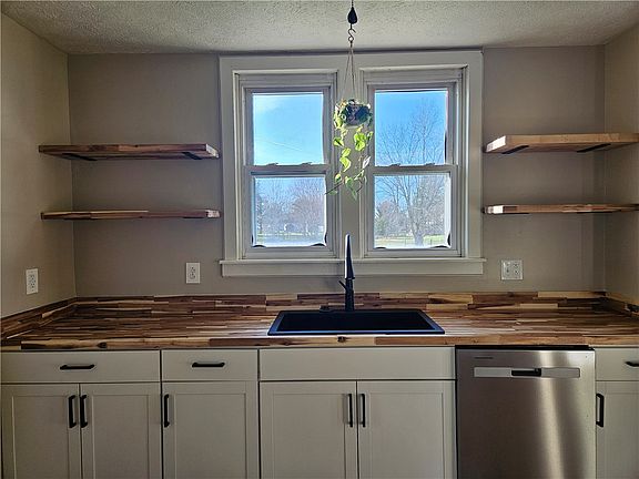 2nd image of 2939 Mechanicsburg Rd