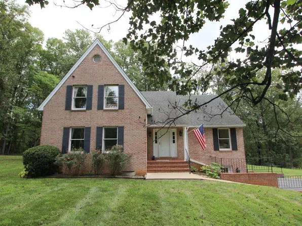 314 Casey Dr, Clear Brook, VA 22624