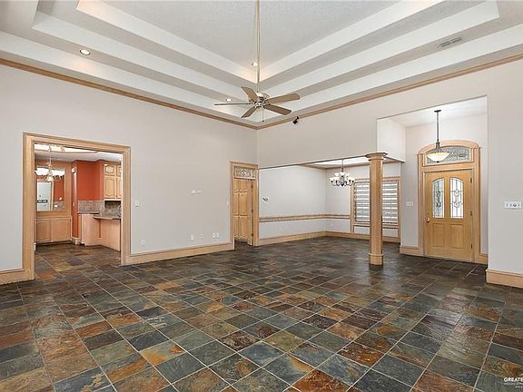 4th image of 2218 Red River Dr