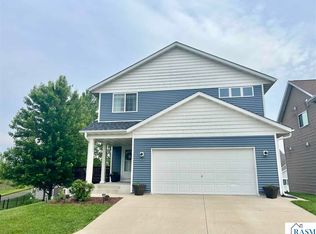 27 Benson Trl, Mankato, MN 56003