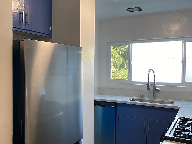 13504 Moorpark St #2 — Photo 5