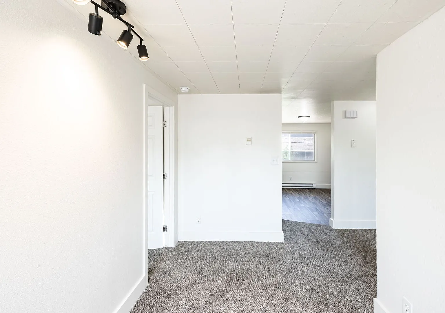 D1420AV — Photo 3