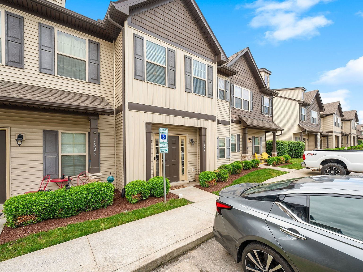 5327 Tony Lama Ln, Murfreesboro, TN 37128 | Zillow