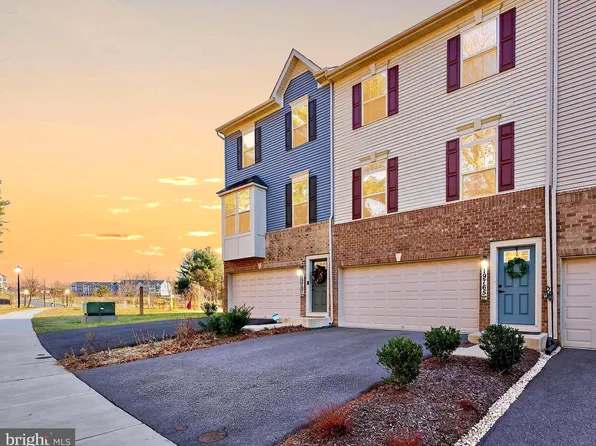 19765 Green Village Dr, Montgomery Village, MD 20886