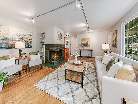 4th image of 17804 Fremont Ave N