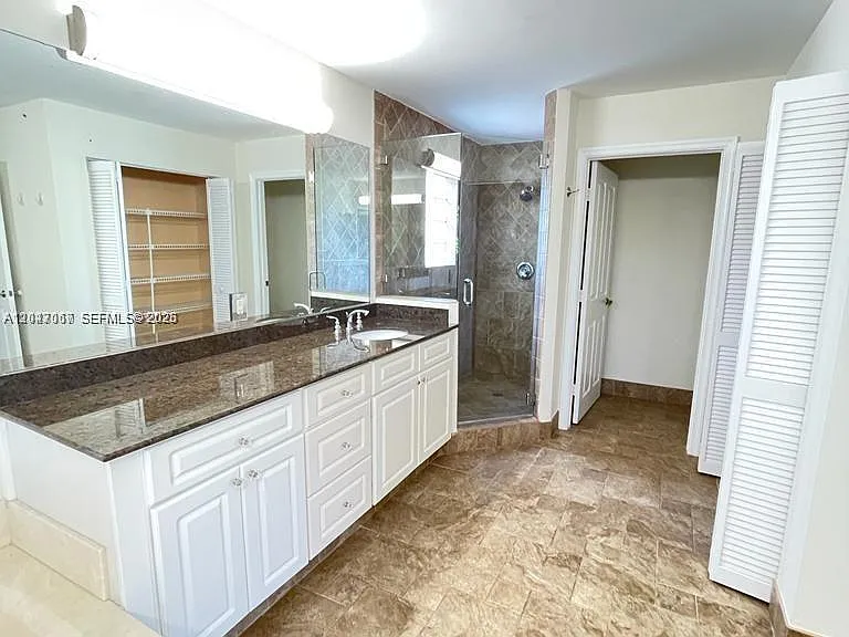 558 Stonemont Dr — Photo 6