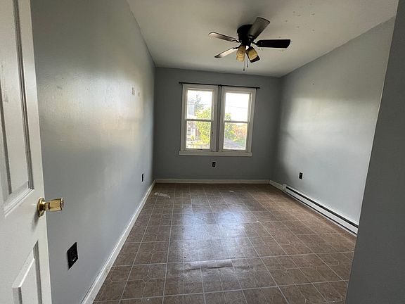 3rd image of 47 E Parker St Floor 1