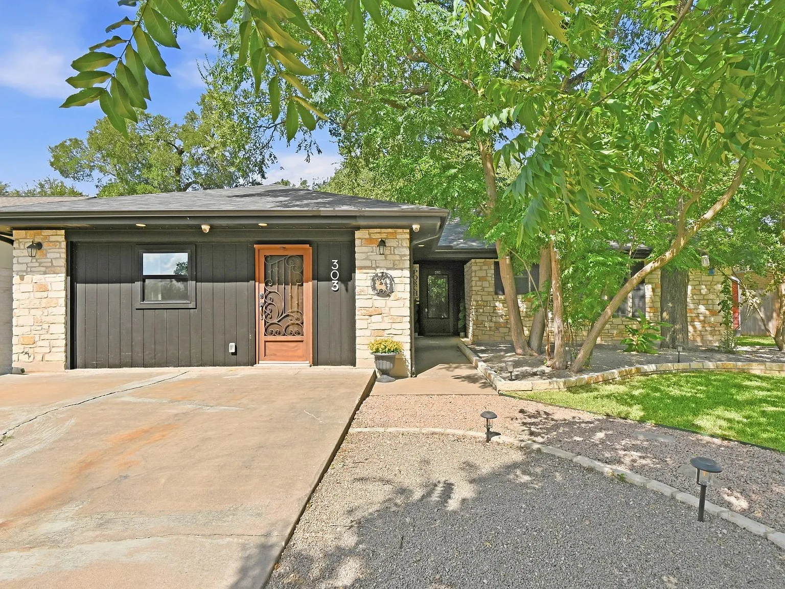 3 bed, 2.0 bath, 2034 sqft, $2,500 — Photo 4