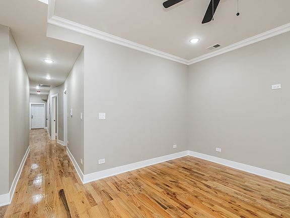 4th image of 6338 S Vernon Ave #2N