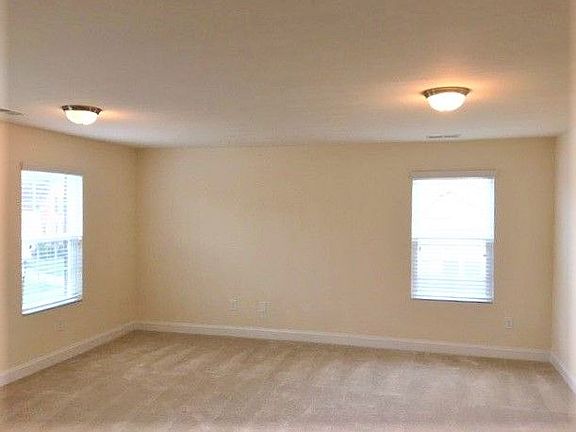 4th image of 3102 Amesbury Hill Dr
