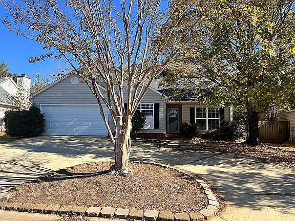 Front - Circle Driveway 