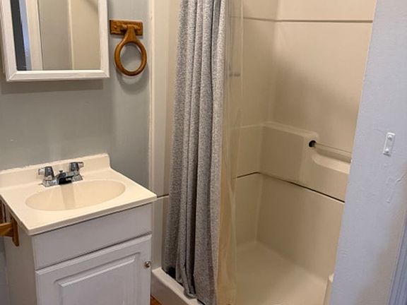 5th image of 2812 Daybreak Way #U14