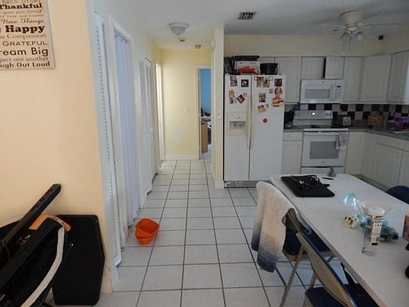 4th image of 46 44th Ave