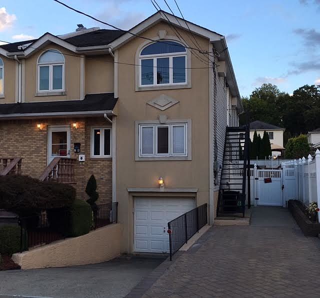 1st image of 18 Woodland Ave