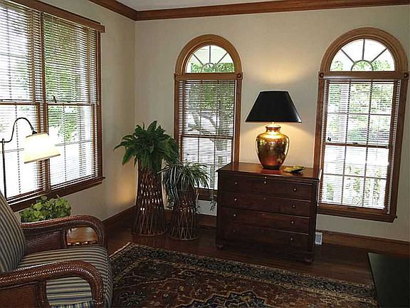 3rd image of 40 Oakmont Ct