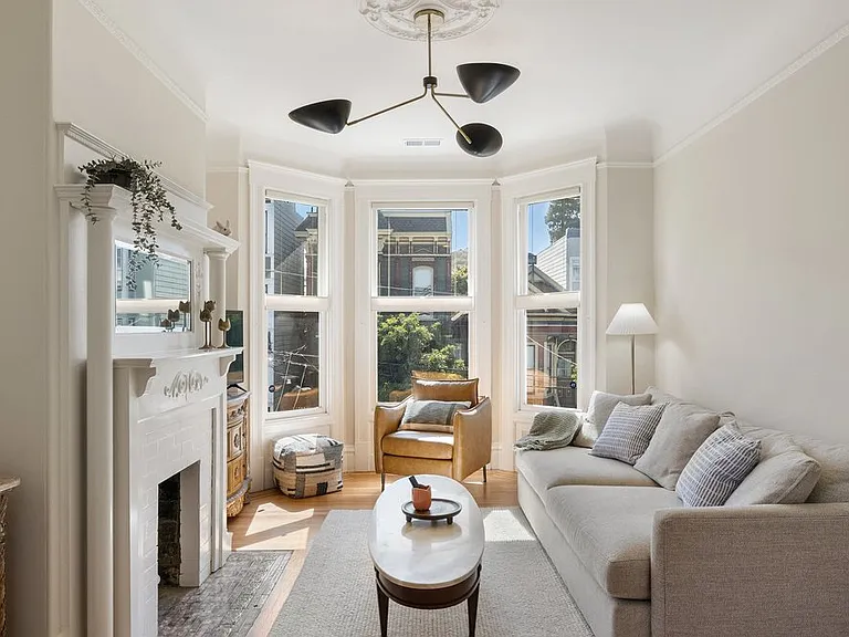 73 Sharon St — Photo 1